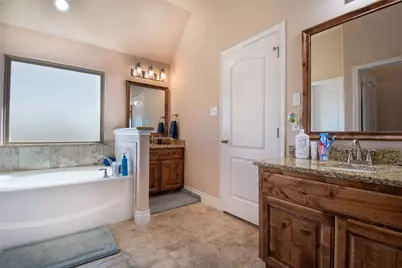 1009 Sky Court, Weatherford, TX 76085 - Photo 15