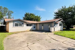 3033 Mccarthy St, Irving, TX 75062 - Photo 3