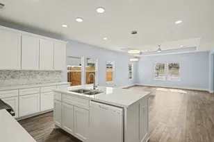 1317 E Tucker St, Fort Worth, TX 76104 - Photo 9