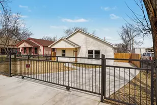 1317 E Tucker St, Fort Worth, TX 76104 - Photo 3