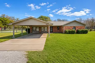 4011 Mountain Vista Dr, Granbury, TX 76048 - Photo 1