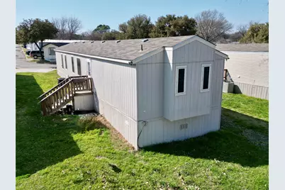 5024 Buffalo Court S, Fort Worth, TX 76119 - Photo 3