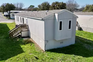 5024 Buffalo Ct S, Fort Worth, TX 76119 - Photo 3