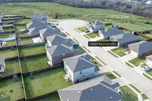 1024 Vernon Dr, Aubrey, TX 76227 - Photo 5