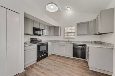 1362 Southridge Drive, Lancaster, TX 75146 - Photo 11