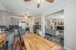 3820 Meadowmere Ln, Arlington, TX 76001 - Photo 9