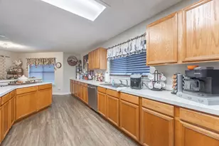 5260 Dillon Cir, Haltom City, TX 76137 - Photo 9