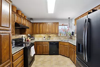 704 Daniels Drive, Crowley, TX 76036 - Photo 17