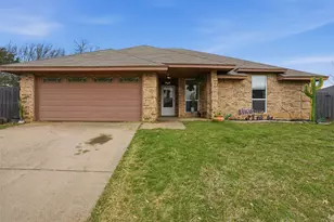 704 Daniels Dr, Crowley, TX 76036 - Photo 1