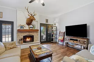 704 Daniels Dr, Crowley, TX 76036 - Photo 7