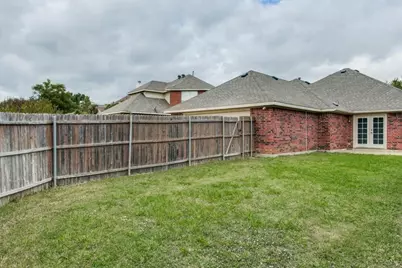 883 San Jacinto Drive, Grand Prairie, TX 75052 - Photo 23