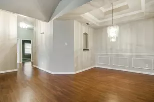 883 San Jacinto Dr, Grand Prairie, TX 75052 - Photo 11