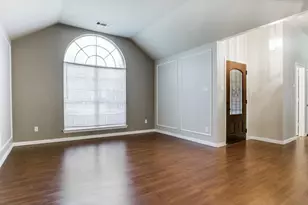 883 San Jacinto Dr, Grand Prairie, TX 75052 - Photo 9