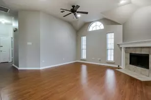 883 San Jacinto Dr, Grand Prairie, TX 75052 - Photo 5