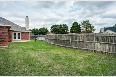 883 San Jacinto Drive, Grand Prairie, TX 75052 - Photo 21