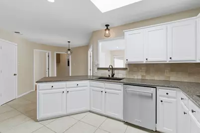 4914 Spring Creek Road, Arlington, TX 76017 - Photo 11