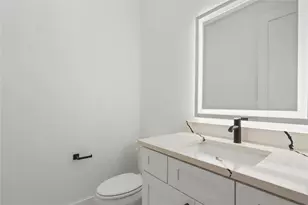 306 E 7th St, Dallas, TX 75203 - Photo 3