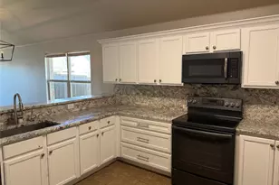 2027 Fair Weather Dr, Lancaster, TX 75146 - Photo 9