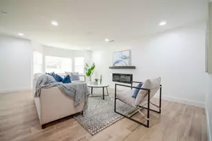 4944 Vega Ct W, Fort Worth, TX 76133 - Photo 3