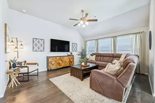 204 Magnolia Dr, Azle, TX 76020 - Photo 13