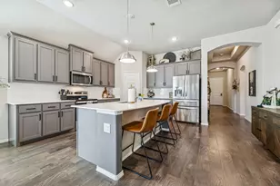 204 Magnolia Dr, Azle, TX 76020 - Photo 5