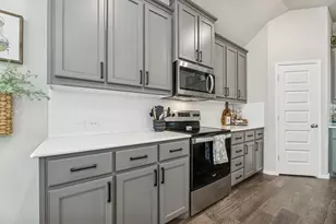 204 Magnolia Dr, Azle, TX 76020 - Photo 9