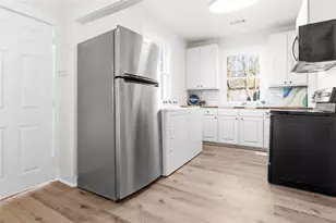 215 E 12th St, Bonham, TX 75418 - Photo 11