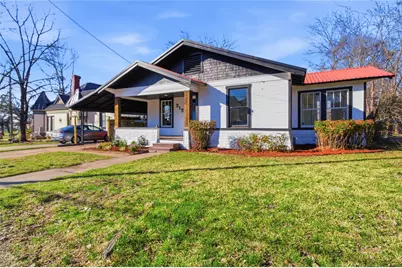 215 E 12th Street, Bonham, TX 75418 - Photo 3