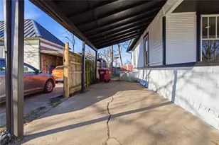 215 E 12th St, Bonham, TX 75418 - Photo 21