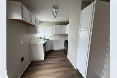 7401 Wagonwheel Road, Fort Worth, TX 76133 - Photo 3