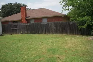 7401 Wagonwheel Rd, Fort Worth, TX 76133 - Photo 9