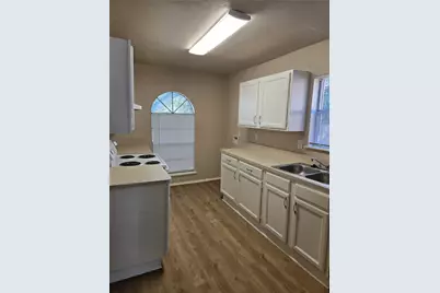 4426 Mayflower Drive, Garland, TX 75043 - Photo 5