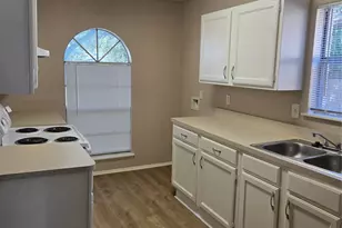 4426 Mayflower Dr, Garland, TX 75043 - Photo 5