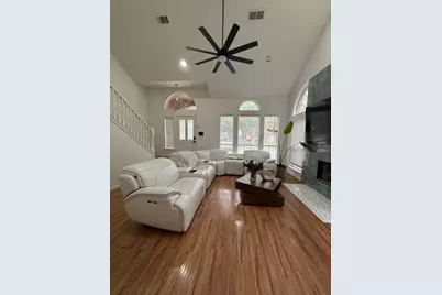 417 Moonlight Way, Irving, TX 75063 - Photo 5