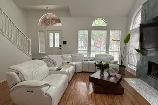 417 Moonlight Way, Irving, TX 75063 - Photo 5