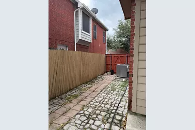 417 Moonlight Way, Irving, TX 75063 - Photo 31