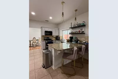 417 Moonlight Way, Irving, TX 75063 - Photo 9