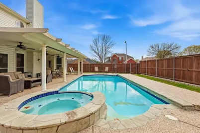5901 Rushing Creek Court, Haltom City, TX 76137 - Photo 19