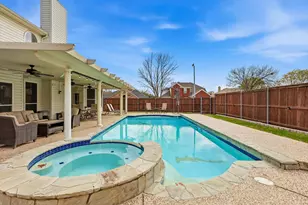 5901 Rushing Creek Ct, Haltom City, TX 76137 - Photo 19