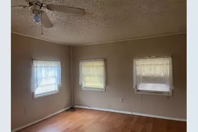 406 S Austin Street, Wolfe City, TX 75496 - Photo 11