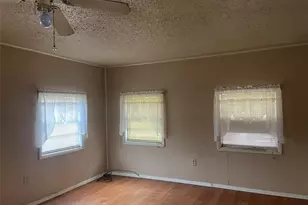 406 S Austin St, Wolfe City, TX 75496 - Photo 11