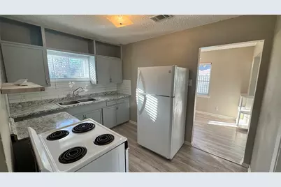 716 Gardiner Street, Arlington, TX 76012 - Photo 11