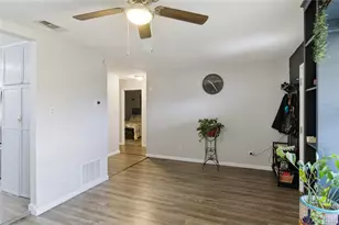 1419 Swiss St, Arlington, TX 76010 - Photo 7