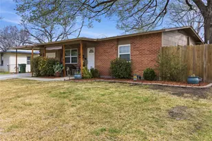 1419 Swiss St, Arlington, TX 76010 - Photo 3