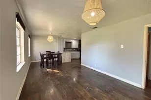 1601 Park Pl, Irving, TX 75061 - Photo 3