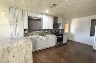 1601 Park Pl, Irving, TX 75061 - Photo 5