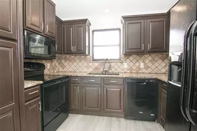 2007 Clubview Drive, Carrollton, TX 75006 - Photo 11