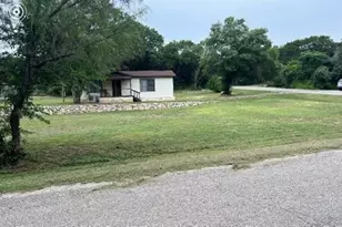 2605 Pinoak St, Granbury, TX 76048 - Photo 3