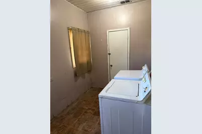 215 Bell Street, Gainesville, TX 76240 - Photo 29