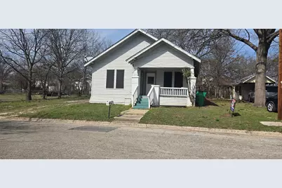 215 Bell Street, Gainesville, TX 76240 - Photo 3